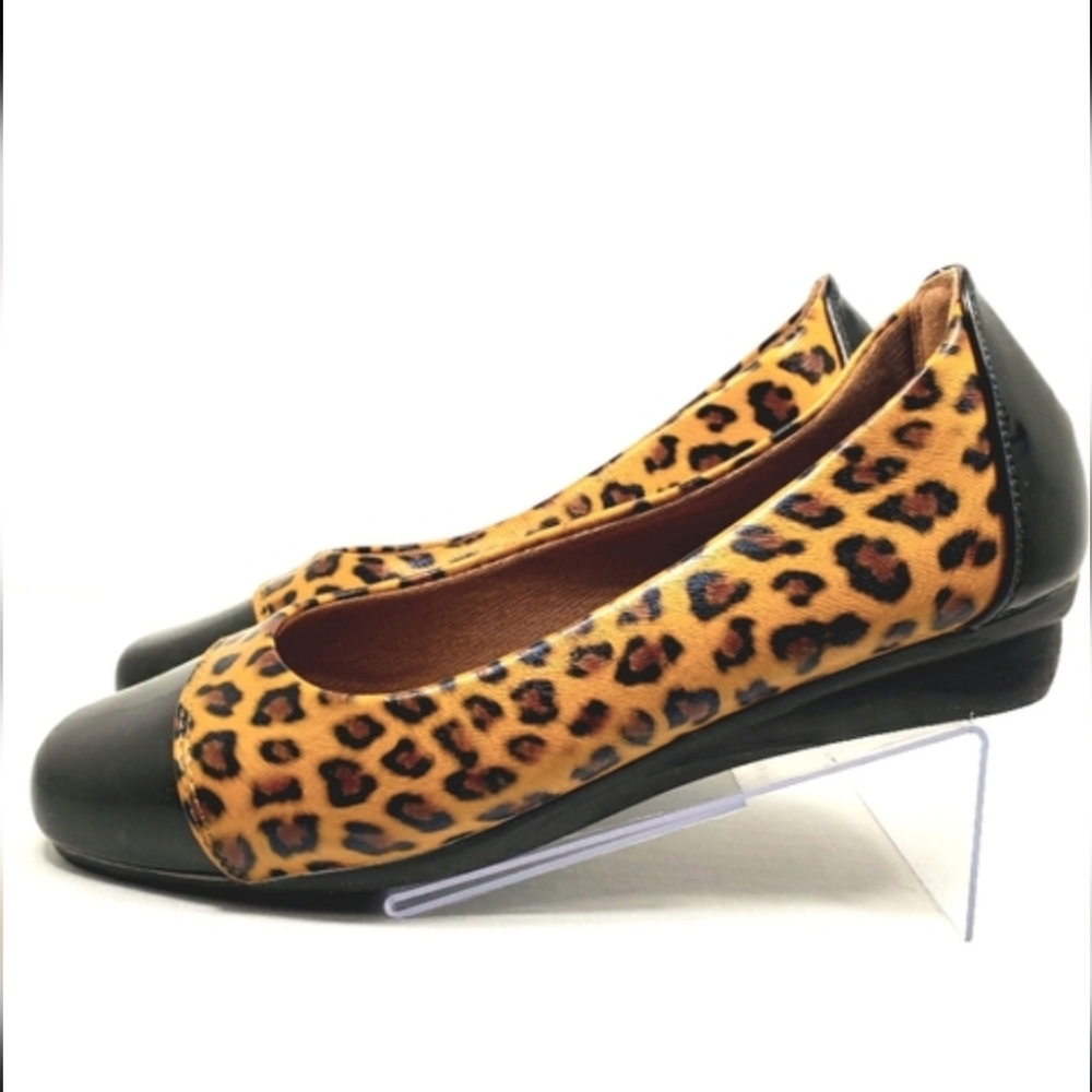 Angel Steps Leopard Print Slip on Flats Woman's Size 11 wide